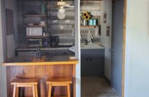 Laguna Park Apartment | Derekville #10 - Private Unit - Gated Pool
