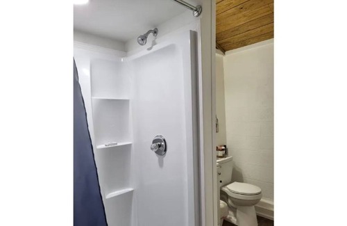Laguna Park Apartment | Derekville #3 - Private Unit - Gated Pool