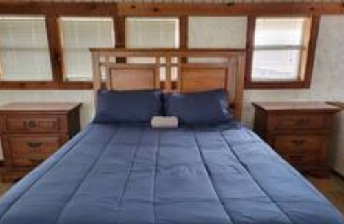 Laguna Park Apartment | Derekville #9 - Private Unit - Gated Pool