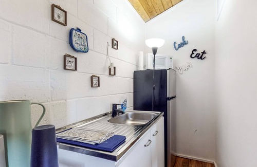 Laguna Park House | Derekville Unit #1 | Condo in Clifton with pool & hot tub
