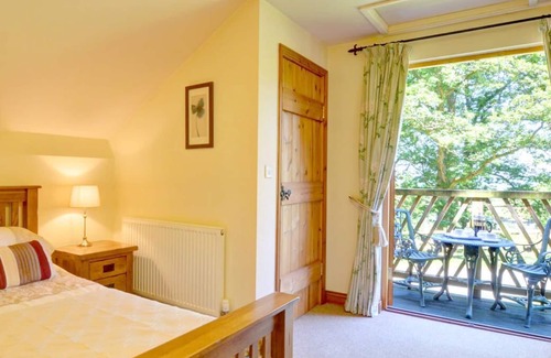 Trefeglwys Ski Chalet | Derw Lodge in the beautiful Caersws