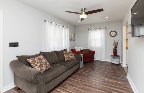 Des Moines House | Des Moines Classic 3 bedroom Getaway