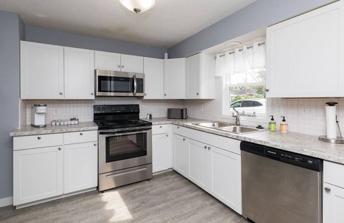 Des Moines House | Des Moines Comfy Getaway