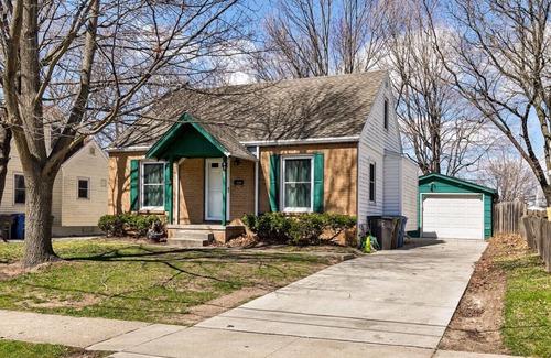 Urbandale House | Des Moines Relaxing Haven Getaway