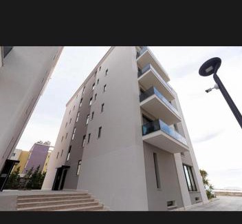 Orikum Apartment | DeSa Radhime