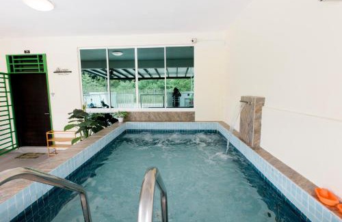 Bandar Penawar House | Desaru 16Pax Family with Private Mini Pool & Jacuzzi