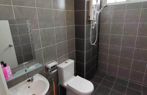 Bandar Penawar House | Desaru Homestay-Eva Seroja BBQ,WIFI,12 PAX 73S8