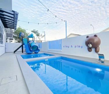 Bandar Penawar House | Desaru Kids Water Slide Pool & BBQ Homestay