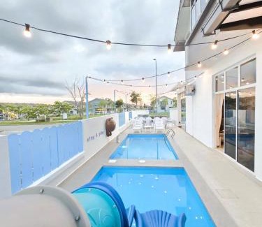 Bandar Penawar House | Desaru Kids Water Slide Pool & BBQ Homestay