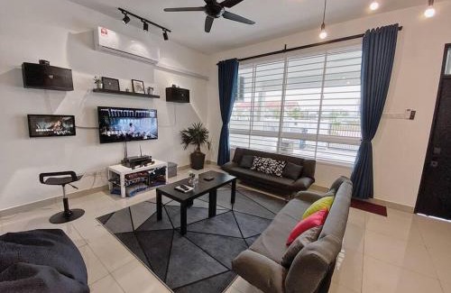 Bandar Penawar House | Desaru Twin Home 32pax (2 units) KTV-Netflix-BBQ