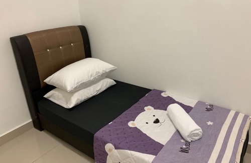 Bandar Penawar House | Desaru Vacation Home w Private Pool,BBQ,Karaoke,FREE WIFI,Netflix