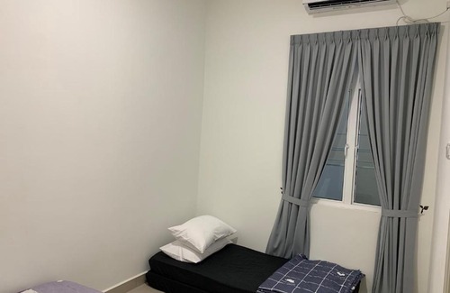Bandar Penawar House | Desaru Vacation Home w Private Pool,BBQ,Karaoke,FREE WIFI,Netflix