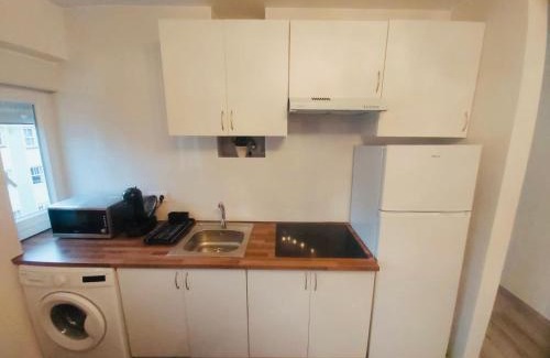 Saron Apartment | Descubre Cantabria! Piso con 3 habitaciones, con capacidad hasta 5 personas! Alojamiento entero!