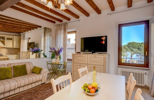 Desenzano del Garda City Centre Apartment | Desenzanoloft La Mia Favorita