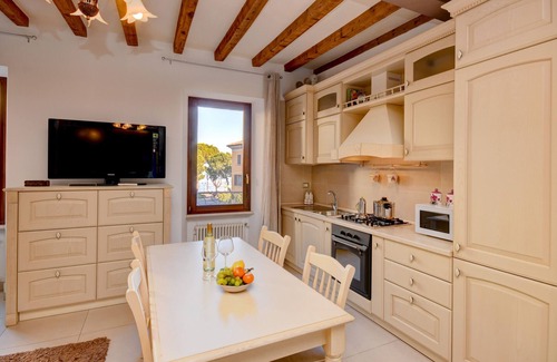 Desenzano del Garda City Centre Apartment | Desenzanoloft La Mia Favorita
