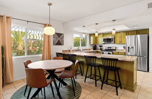 Sunburst Farms East House | Desert Air~5 Br~Sports Court~Pool~Arcade~Hot Tub