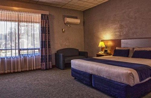 Coober Pedy Hotel | Desert Cave Hotel