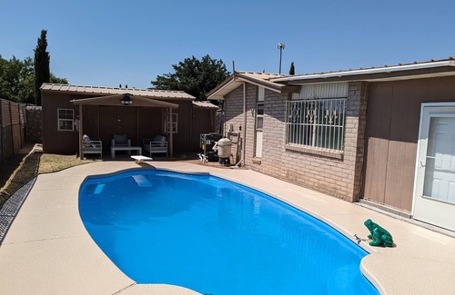 Northeast El Paso House | Desert Diamond Pool Home