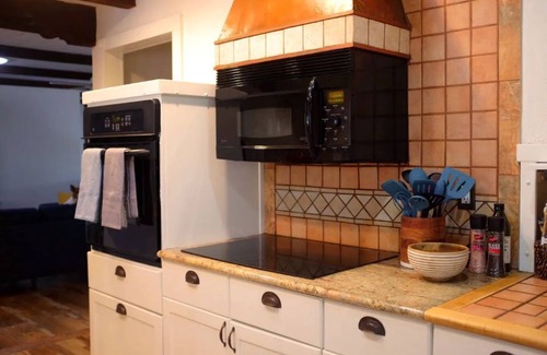 Tanque Verde House | Desert Escape with Pool, Hot Tub & Mountain Viewsn