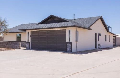 San Tan Valley House | Desert getaway retreat pool spa billiards bbq