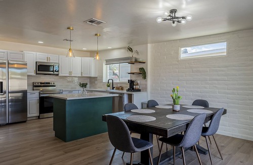 Drexel Heights House | Desert Haven- Mountain View’s!