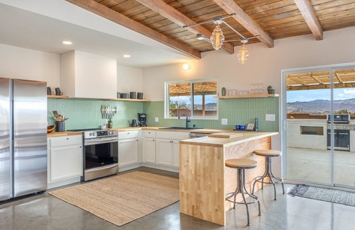 Joshua Tree House | Desert Hearts Ranch - BBQ, Quiet and Dark Skies in Joshua Tree