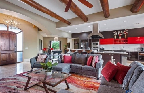 North Scottsdale House | Desert Hideaway+Shuffleboard+Golf+Billiards+Pool & Spa+Table Tennis
