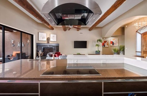 North Scottsdale House | Desert Hideaway+Shuffleboard+Golf+Billiards+Pool & Spa+Table Tennis
