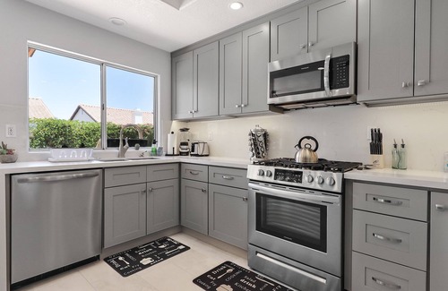 La Quinta House | Desert Jewel Private Pool & Spa, Lush Gardens, Game Room, Dog Friendly!
