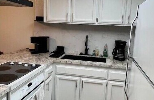 Lake Biltmore Village Condo | Desert lake condo