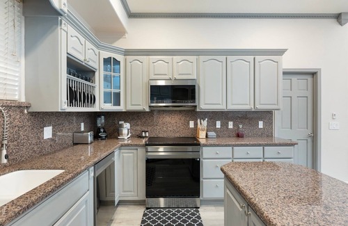 Fountain Hills House | Desert Luxury Retreat| Pool + Hot Tub | Dark Sky