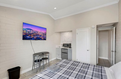 Downtown Las Vegas Hotel | Desert Moon Motel