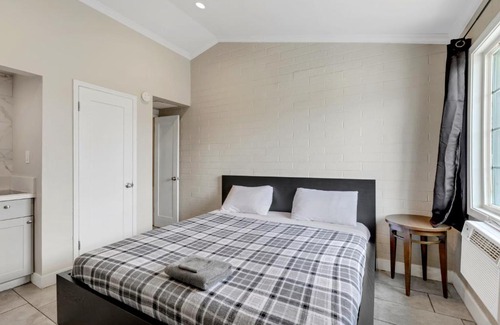 Downtown Las Vegas Hotel | Desert Moon Motel