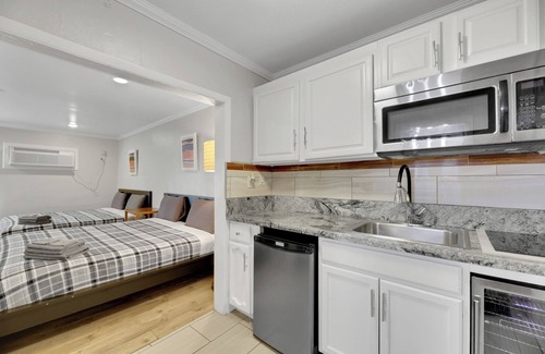 Downtown Las Vegas Hotel | Desert Moon Motel