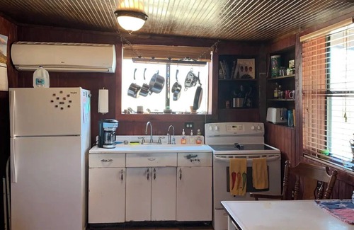 Terlingua Cabin | Desert Mountain Cabin-Grand Views