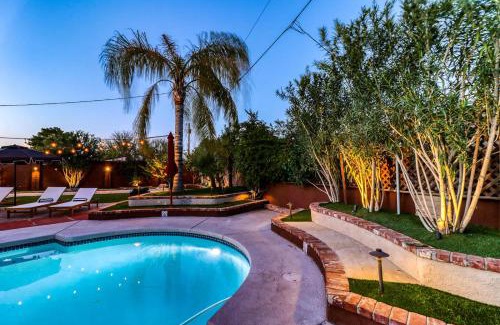 Paradise Plaza House | Desert Oasis - Epic Backyard Pool Bocce Firepit