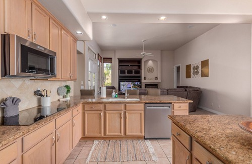 Desert Hide-a-way House | Desert Oasis ★Pool-Spa-Disc Golf-Ping Pong-Gazebo-Poker Table-Pool Table★