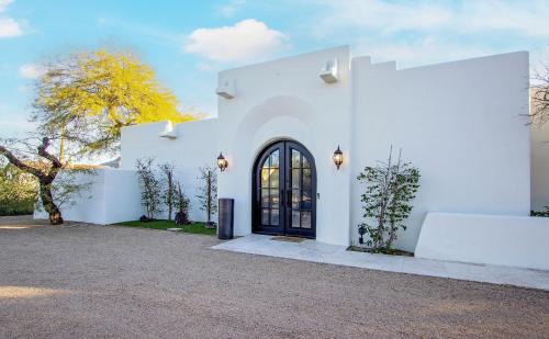 Braecrest Villa | Desert Oasis Retreat Luxe Hideaway in Paradise Valley