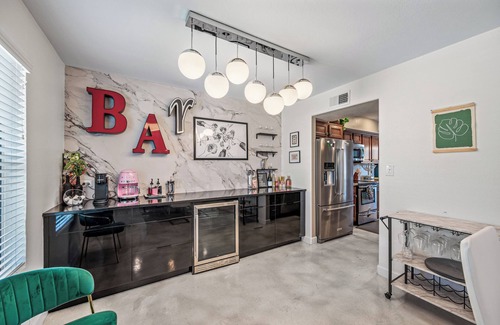 Raskin Estates House | Desert Oasis w/heated pool, themed rooms, family fun, close to golf & shopping!