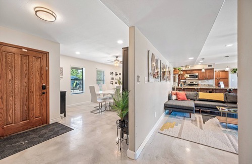 Raskin Estates House | Desert Oasis w/heated pool, themed rooms, family fun, close to golf & shopping!