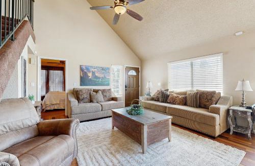 Rose Garden Place House | Desert Radiance
