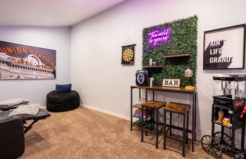 Chandler Condo | Desert Retreat: Luxury Condo Loft - Work Friendly