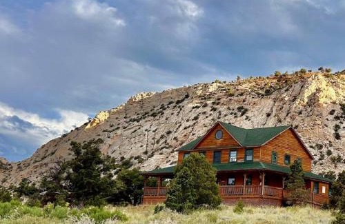 Teasdale House | Desert Skies Resort