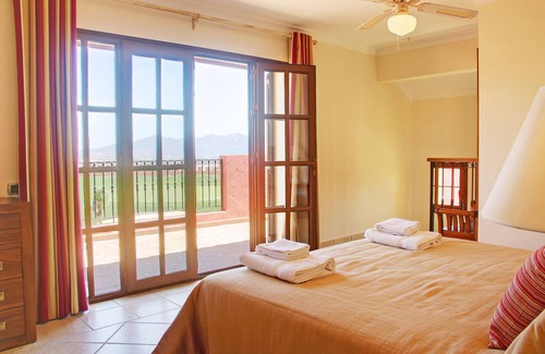 Cunas Other | Desert Springs Resort