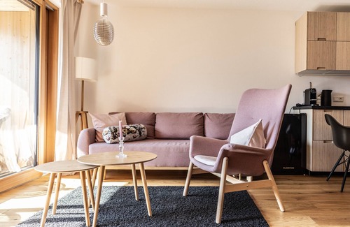 Au Apartment | Design Apartment Au with Mountain View, Balcony and Wi-Fi