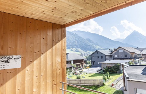 Au Apartment | Design Apartment Au with Mountain View, Balcony and Wi-Fi