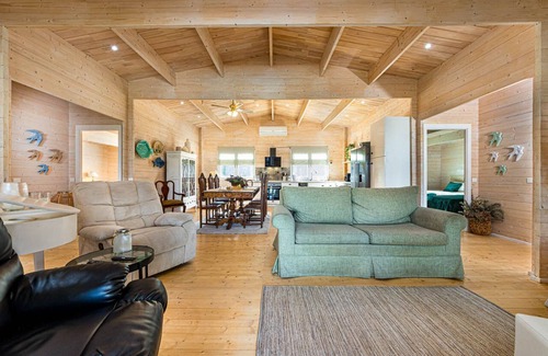 Albufeira Ski Chalet | Design Chalet in Albufeira With Private Pool