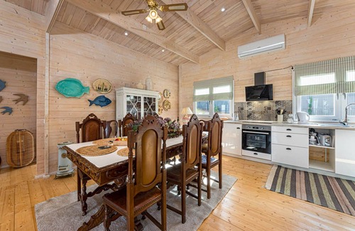 Albufeira Ski Chalet | Design Chalet in Albufeira With Private Pool