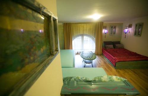 Csarnok negyed Apartment | Design studio flat