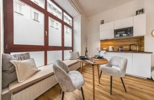 Zentrum-West Apartment | Design Studio zentral Küche parknah